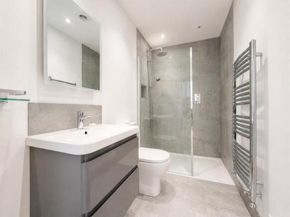 2 bed Apartment for sale Image 4