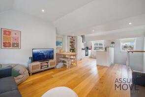 Flat 2, 110a, Upper Street, London N1 1QN