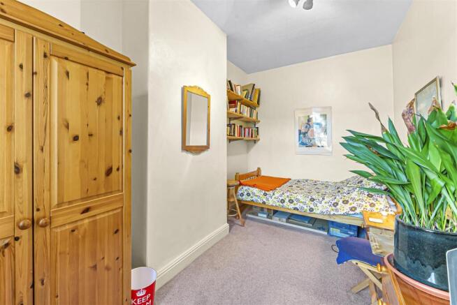 3 bed Terraced for sale Image 12