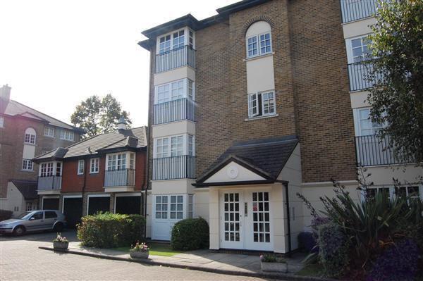 Studio flat on Selhurst Close, Southfields, SW19, £200,000