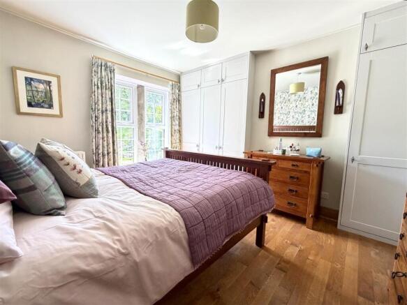 3 bed Terraced for sale Image 9