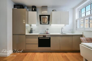 Flat 2, 1, East Street, London SE17 2DJ