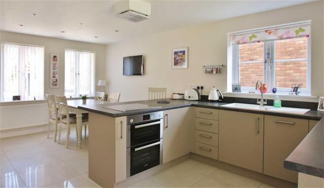 KITCHEN DINER