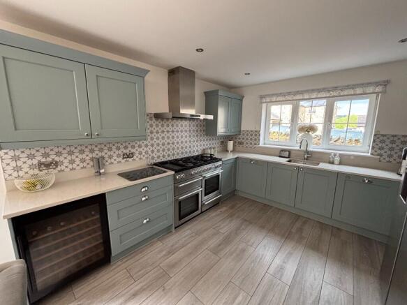 4 bed Detached for sale Image 5