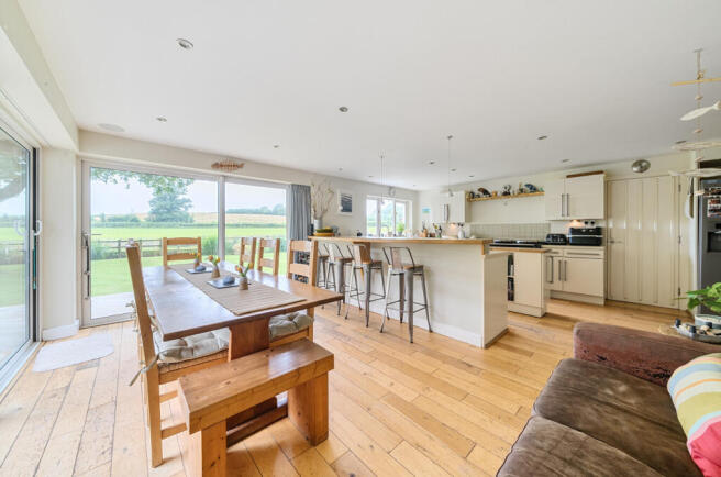 Kitchen/Dining Room