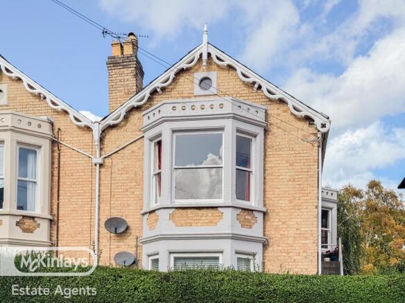 Spacious 2 double bedroom apartment in a sought-a