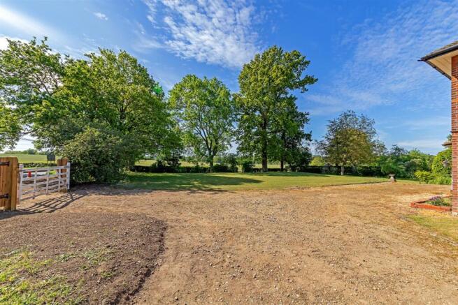 Tollgate Road, Colney Heath - View 6