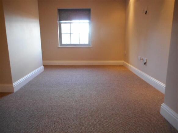 1 bed Apartment to rent Image 4