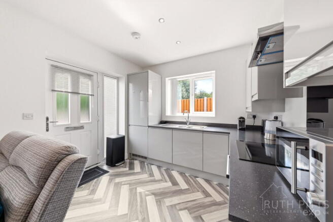 2 bed Semi-Detached Bungalow for sale Image 5