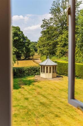 house. estate agency Dunsfold The Chestnuts