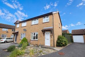 16, Fitzwarren Close, Chippenham SN15 3UF