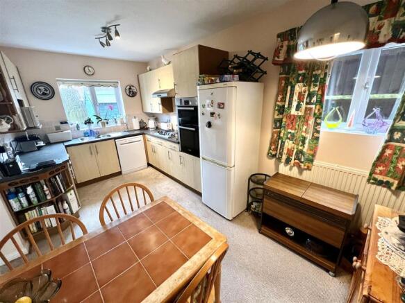 KITCHEN/BREAKFAST ROOM