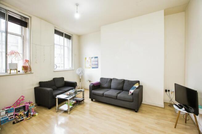 2 bed Flat for sale Image 5
