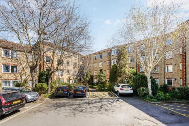 Flat 92, Homecross House-2.jpg