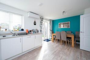 3, Low Weald Lane, Horsham RH12 3XW
