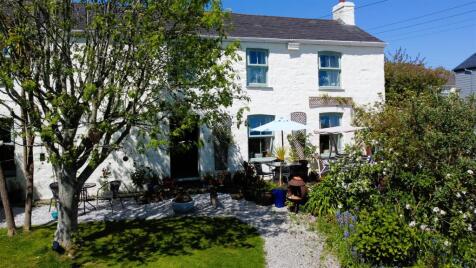 Foxes Row, Carharrack, Redruth
