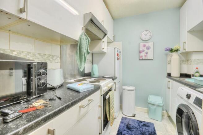 Taverner Close, Southampton, Hampshire, SO19 photo 4