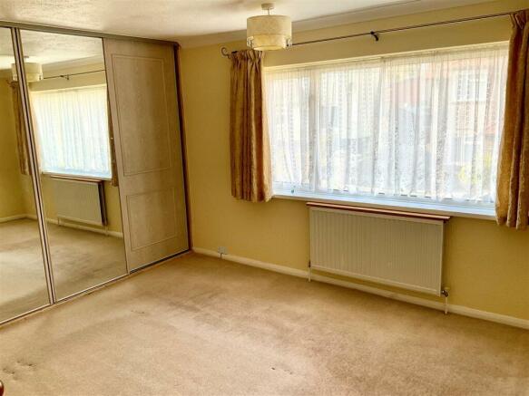 Bedroom 1.jpg