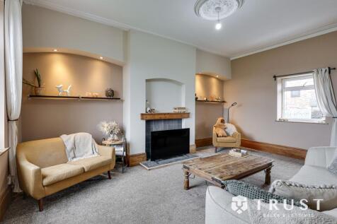 Bower Lane, Dewsbury, WF13