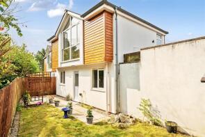 2, Charlottes Roost, Green Lane, Penryn TR10 8ZW