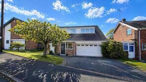 4, Derwent Close, Macclesfield SK11 7XS