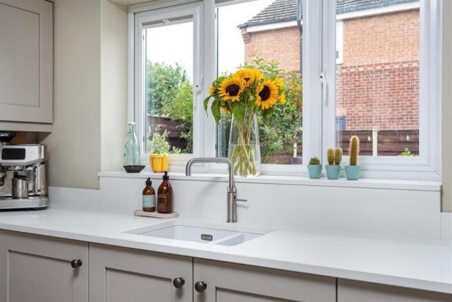 4 bed Detached for sale Image 4