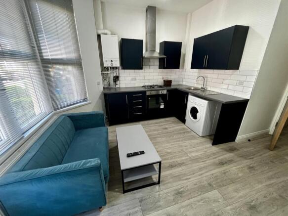 1 bed flat to rent Whitchurch Road, Cardiff CF14