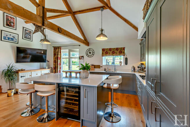 8605775-interiorW...