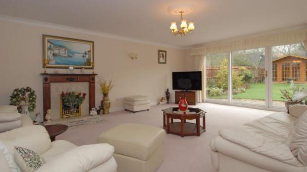 :iving Room