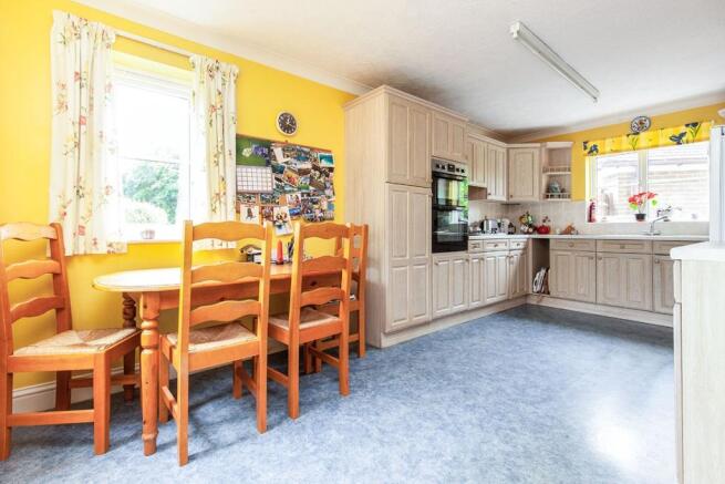 Kitchen/Breakfast Ro