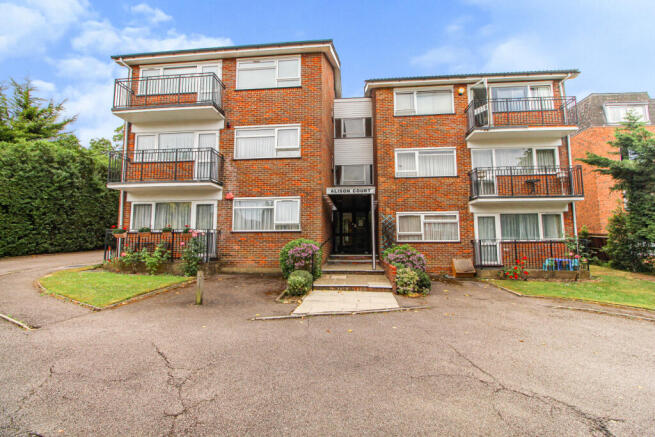 Two Double Bedroom Top Floor Flat To Rent
