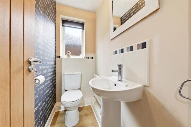 4 bed Detached for sale Image 10