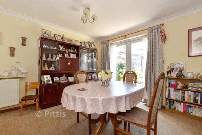 Lounge/ Dining Area