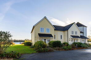 35, Windrush Lake, Spine Road East, South Cerney GL7 5TJ