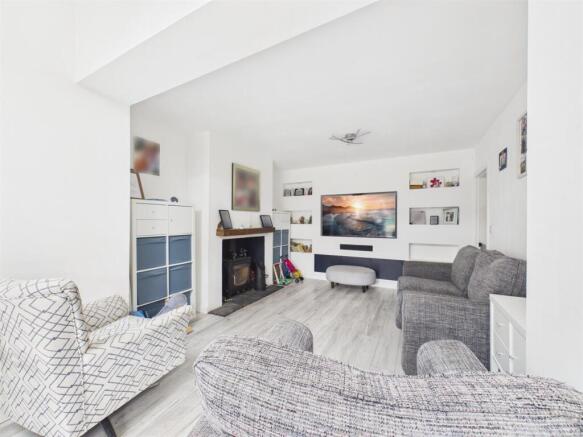 3 bed Semi-Detached for sale Image 11