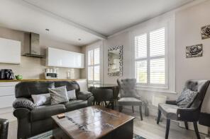 22a, Ellerton Road, Surbiton KT6 7TX