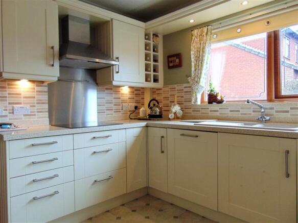 kitchen 1.JPG