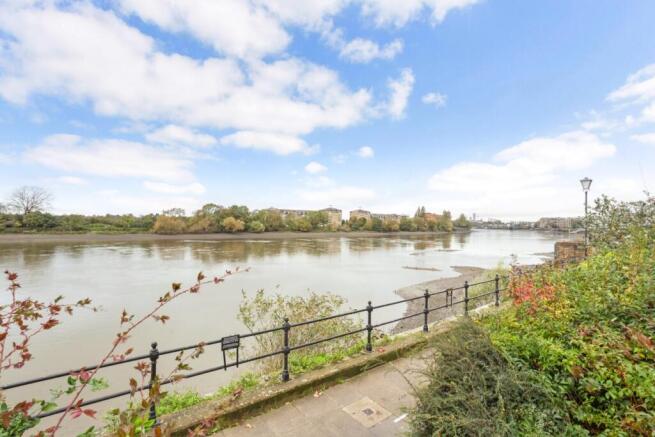 Flat 18, Rosebank...