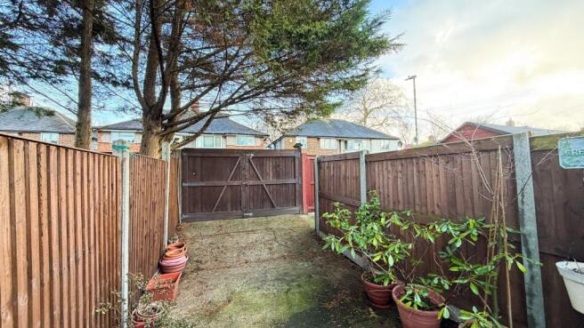 Culvers Avenue, Carshalton, Surrey. SM5 photo 4