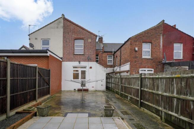 104 London Road - 6dLSxaBEcpBOMizN739d.jpg
