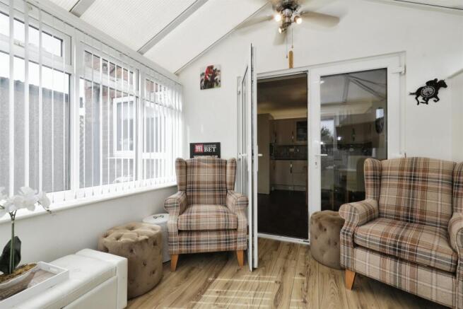 3 bed Semi-Detached for sale Image 12