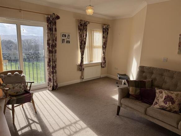 Autumn Heights, Kitson Hill Road, Mirfield photo 4
