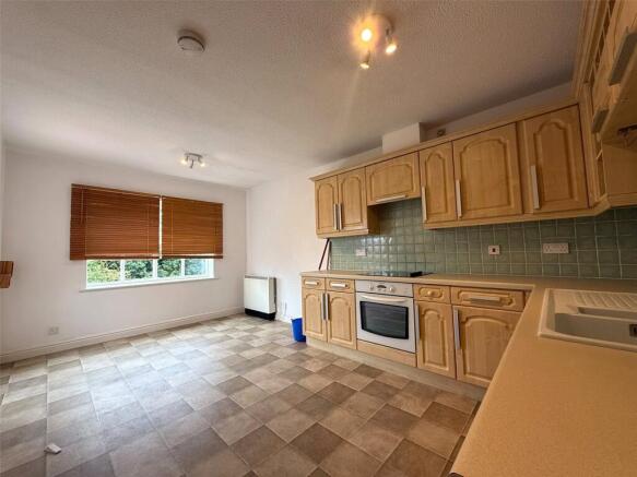 2 bed Apartment for sale Image 4