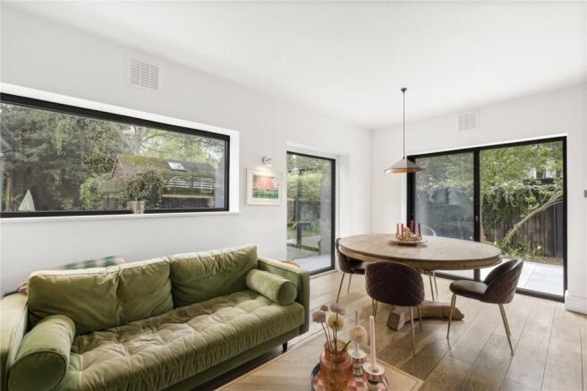 Lounge/Kitchen Area