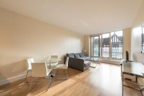 First Floor Flat 10, Peninsula Apartments, Praed Street, London W2 1JE