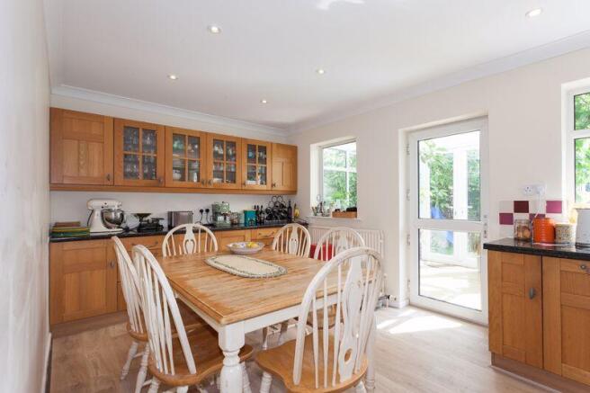 KITCHEN DINER