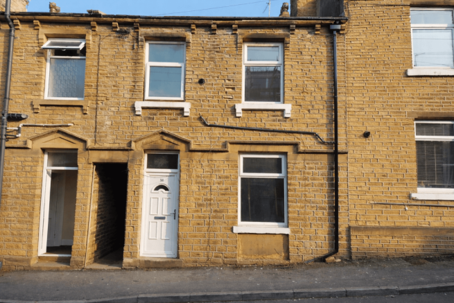 2 Bedroom Mid Terrace Property