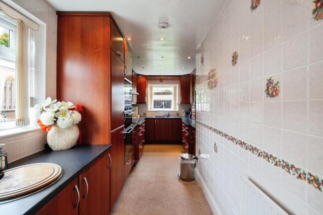 3 bed Semi-Detached for sale Image 11