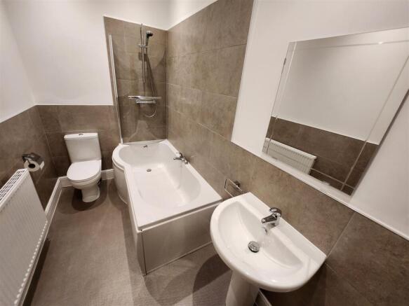 3 bed Terraced to rent Image 7