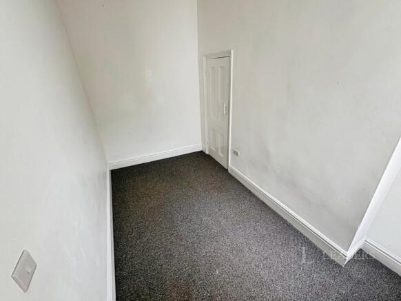 3 bed House to rent Image 11